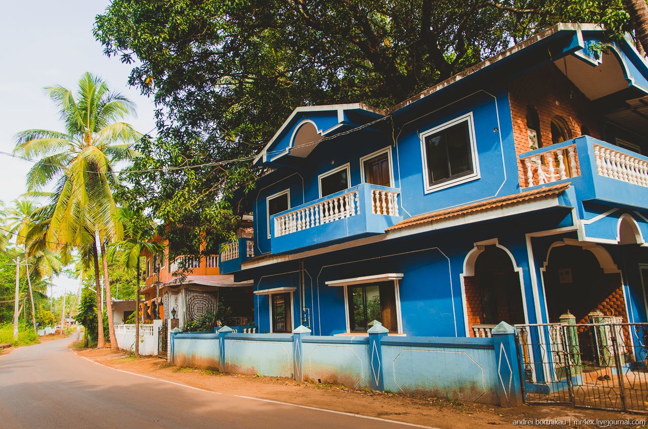 Разновцетные дома в Гоа, Индия