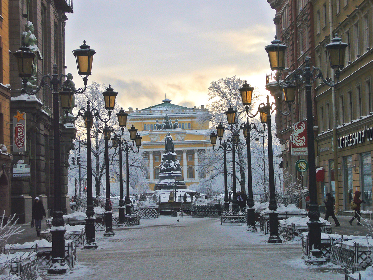 Декабрь в спб. Санкт-Петербург центр города зима. Санкт-Петербург зимой центр. Центр Питера зима. Улицы Санкт-Петербурга зимой.