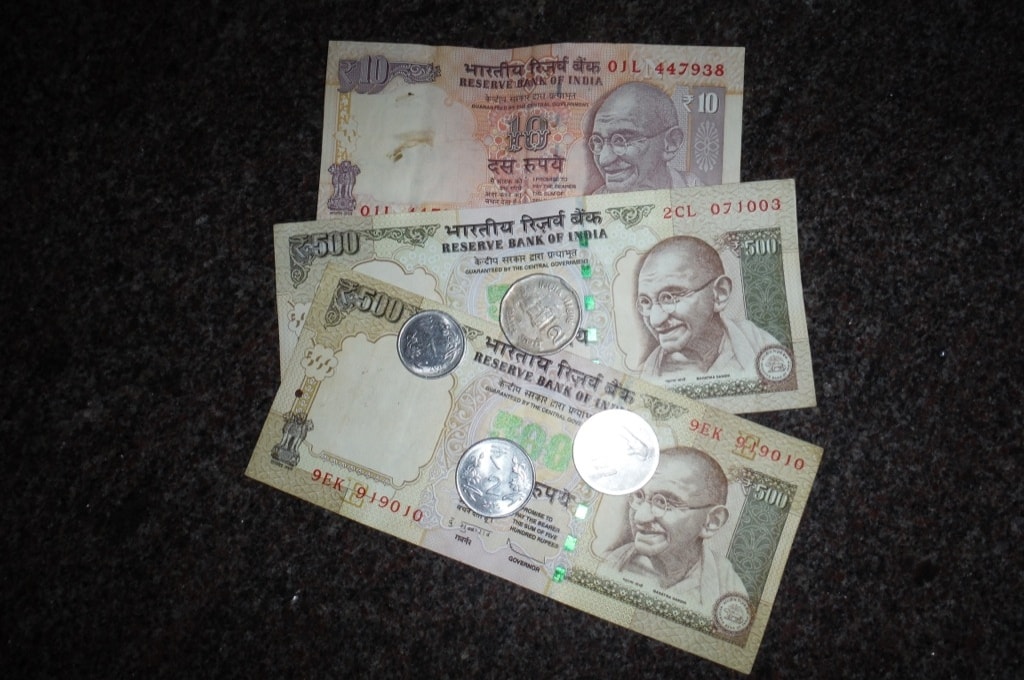 Обмен рупий на рубли. Валюта Гоа. Рупии Гоа фото. Курс индийской рупии к рублю. Курс доллара к рупии в Индии на сегодня Гоа.