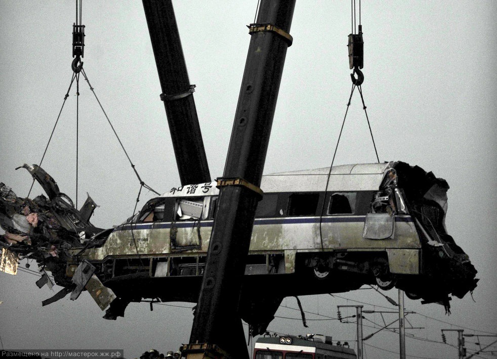 A high-speed train travels on the new Wuhan-Guangzhou railway in Wuhan