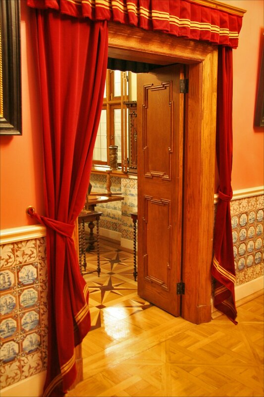 Зимний дворец Петра I, Дверь из Столовой в Токарню