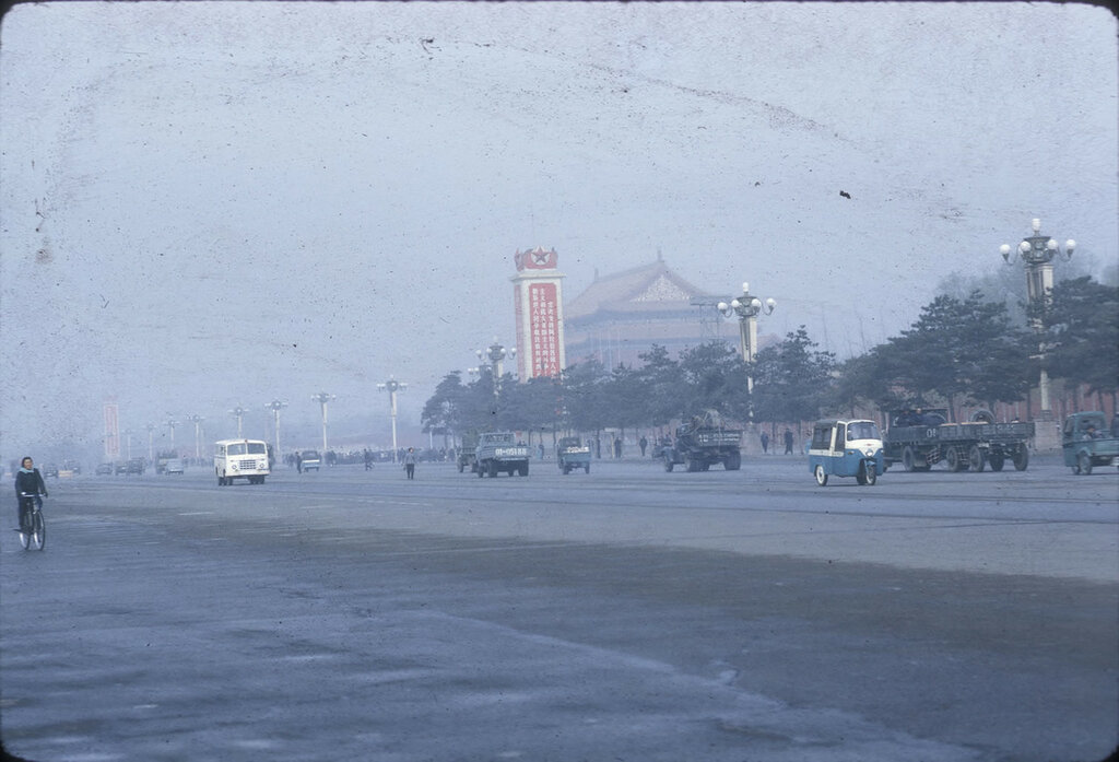 1972 Пекин уличная сцена11.jpg