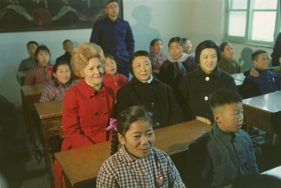 FIRST LADY CHINA COMMUNE SCHOOL