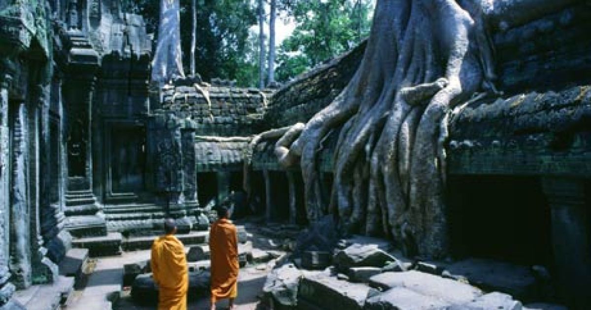 Готовимся к поездке в Камбоджу: "храм Анджелины Джоли", жаренные пауки и опасные мины