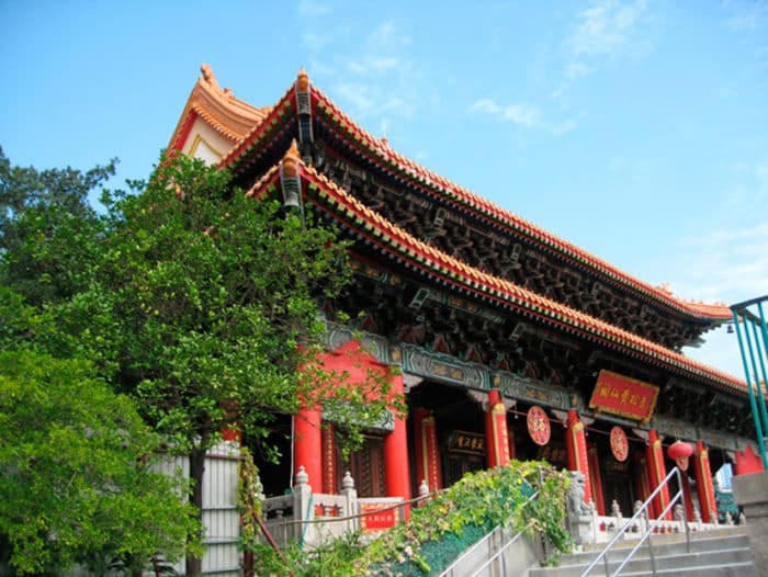 Самый посещаемый храмовый комплекс Гонконга.