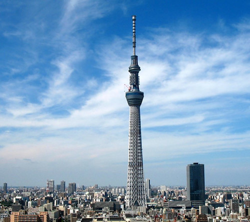 Самая высокая башня мира Sky Tree (Небесное дерево) в Токио.