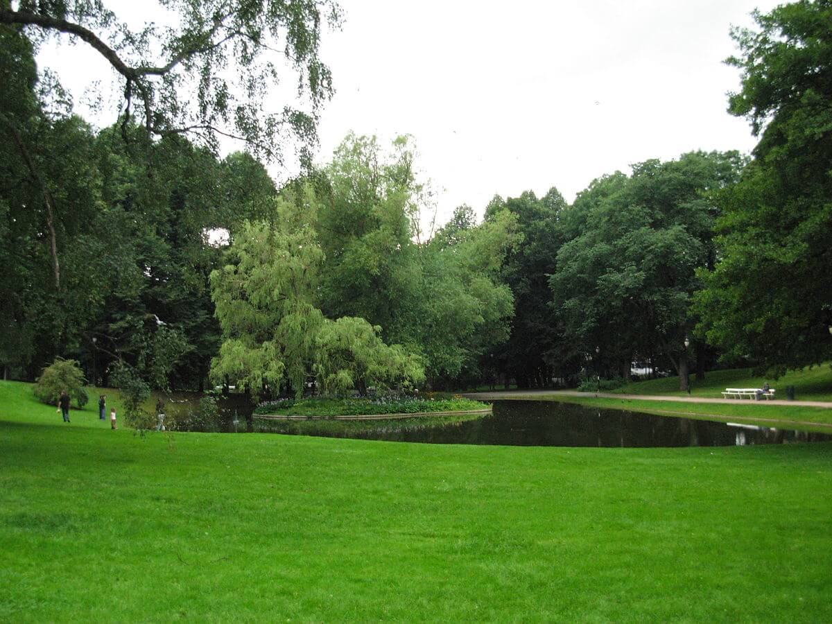 Живописный парк Slottsparken