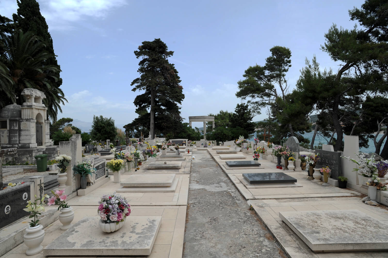 Супертарское кладбище