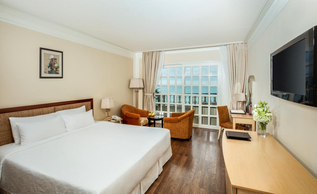 Номер в отеле Sunrise Nha Trang Beach Hotel & Spa