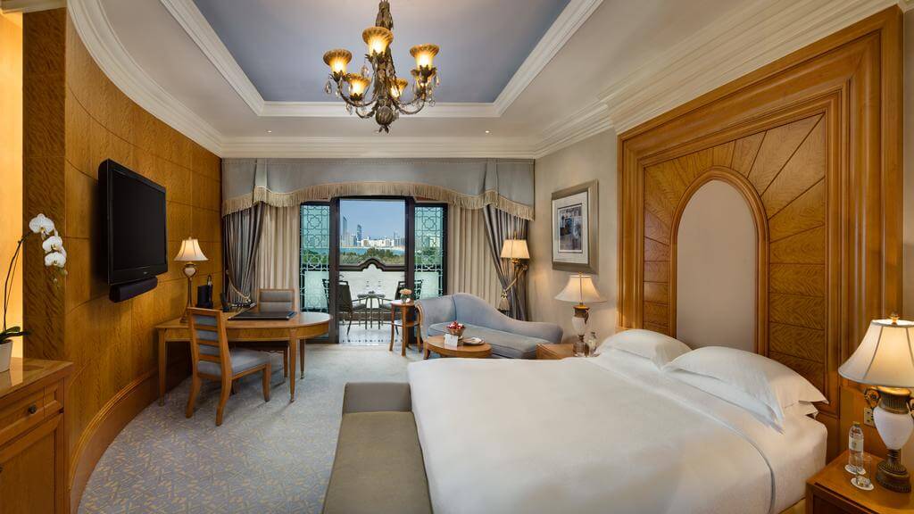 Номер в 5* отеле Emirates Palace Hotel