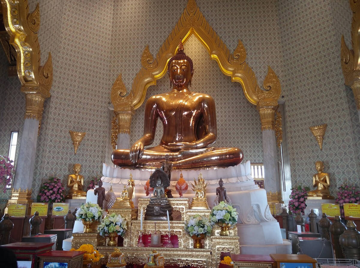 Статую золотого Будды