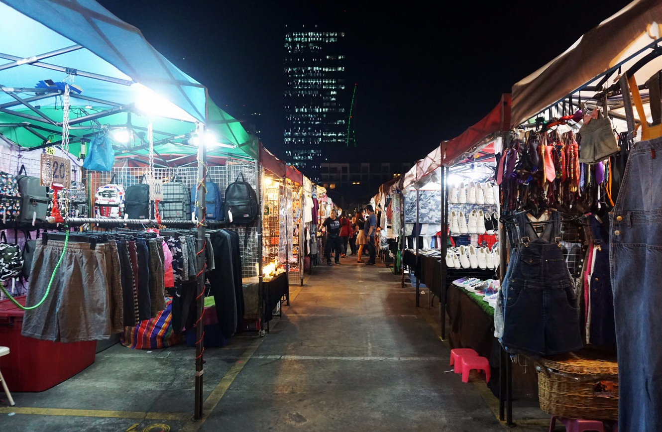 Ночной рынок Ratchada
