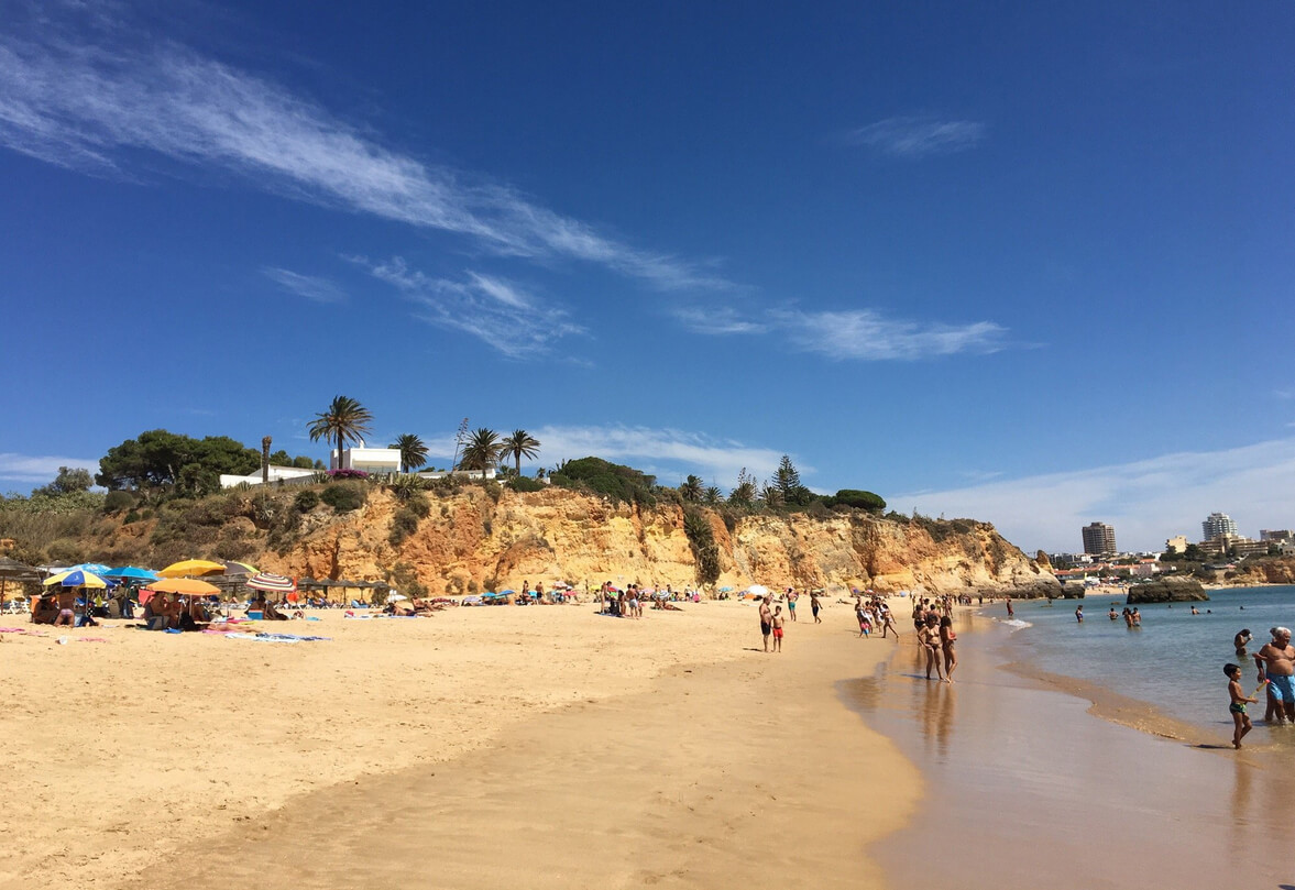 Пляж Praia do Barranco das Canas