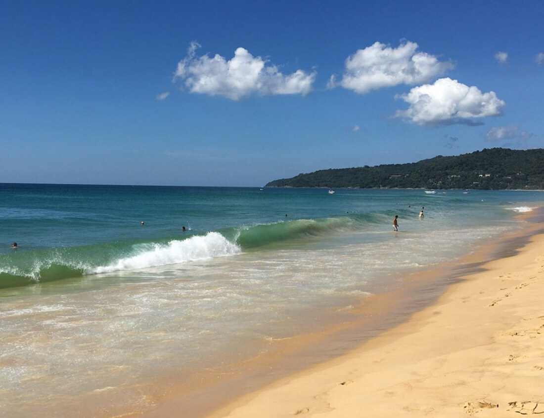 О пхукет пляж карон phuket karon beach. Карон Бич. Пхукет Карон. Карон Бич Пхукет пляж. Карон Бич Пхукет волны.