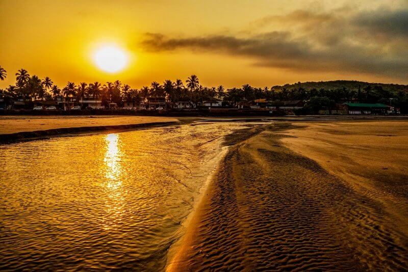 Закат на пляже Ашвем