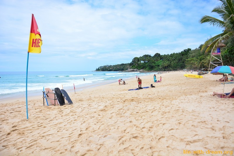 Пляж Cурин (Surin beach) – чудесный пляж на северо-западе Пхукета.