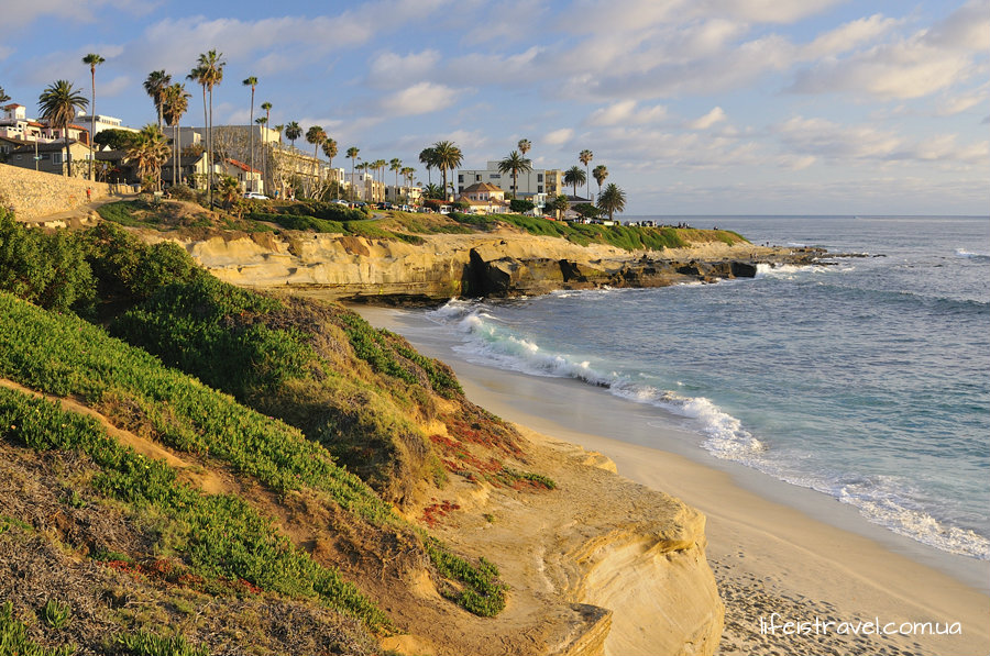 пляж La Jolla возле Сан Диего