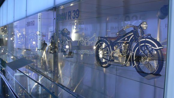 Музей БМВ - Мотоцикл серии BMW R32.