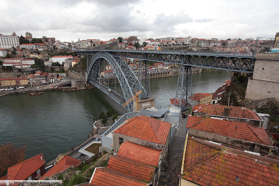 Река Дору. Мост Дона Луиша (Ponte Luís I). Сооружён по проекту ученика и компаньона Гюстава Эйфеля Теофила Сейрига в 1886 году.