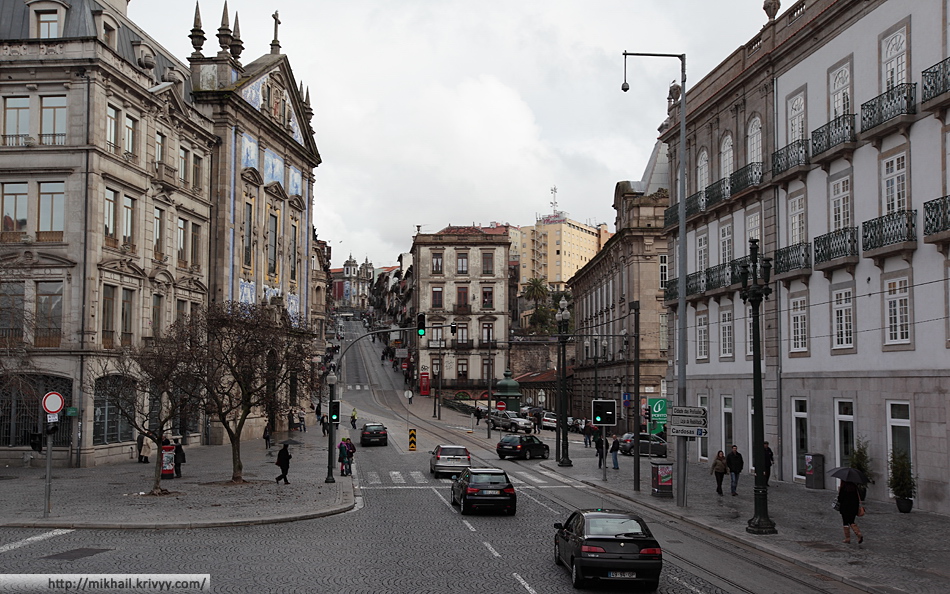 Площадь Свободы (Praça da Liberdade). Вид по улице 31 Января (31 De Janeiro).