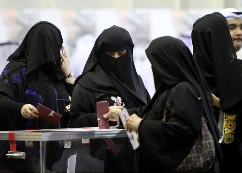 одежда женщин в ОАЭ