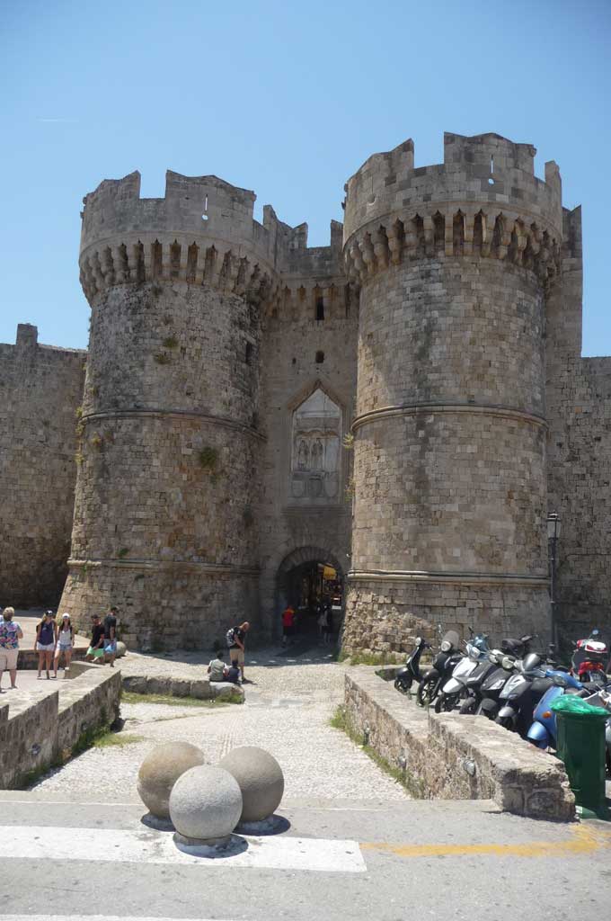 Морские ворота Старого города на острове Родос