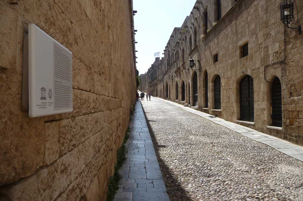 Улица Рыцарей в Старом городе на острове Родос