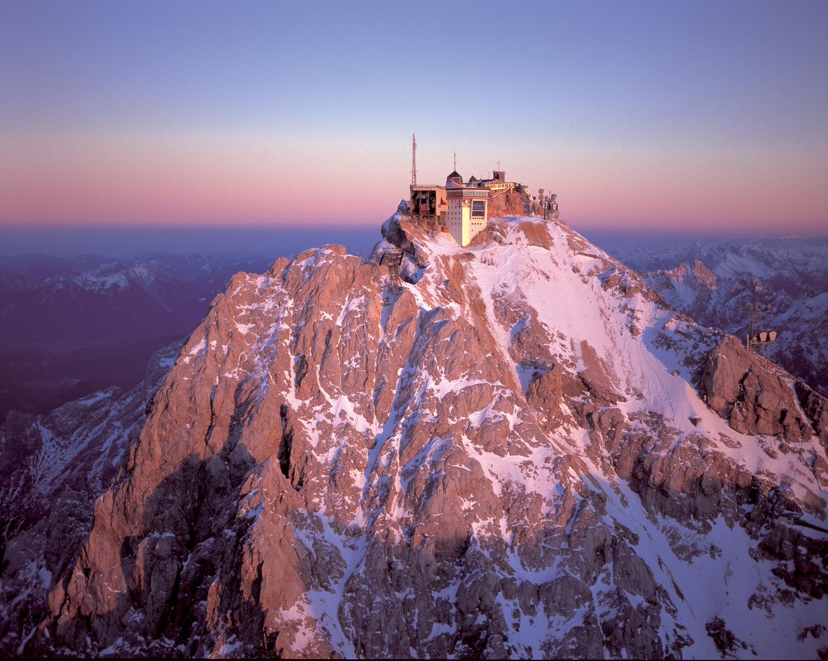 Zugspitze. Гора Цугшпитце (2 962 м). Цугшпитце Бавария. Пик Цугшпитце. Вершина Цугшпитце.