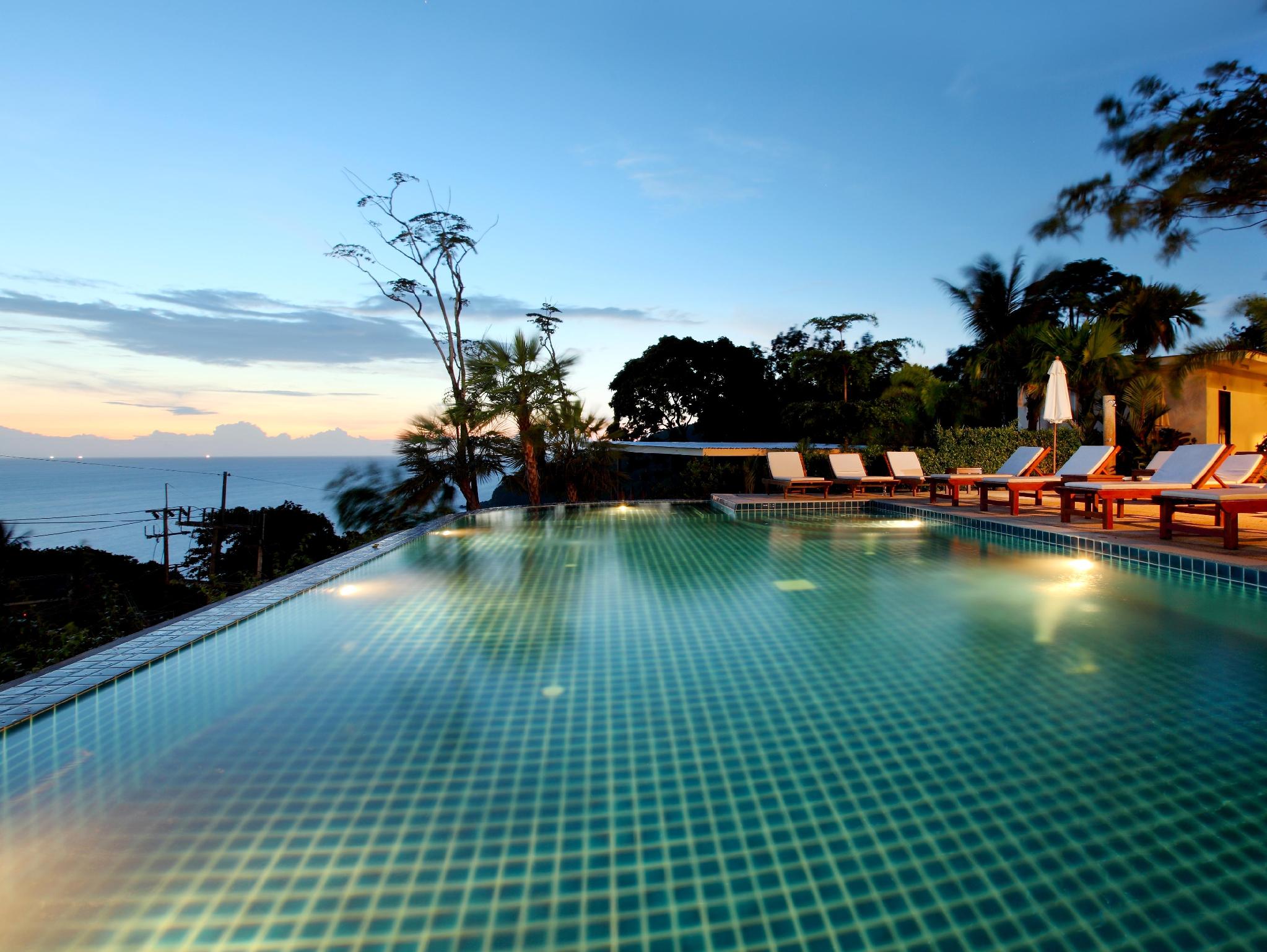 Phunawa resort phuket karon beach