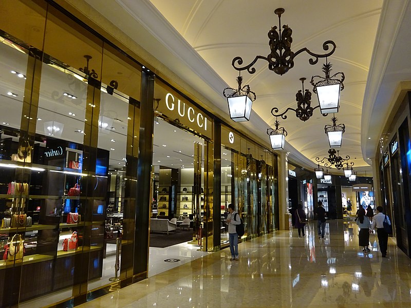 Магазины Gucci