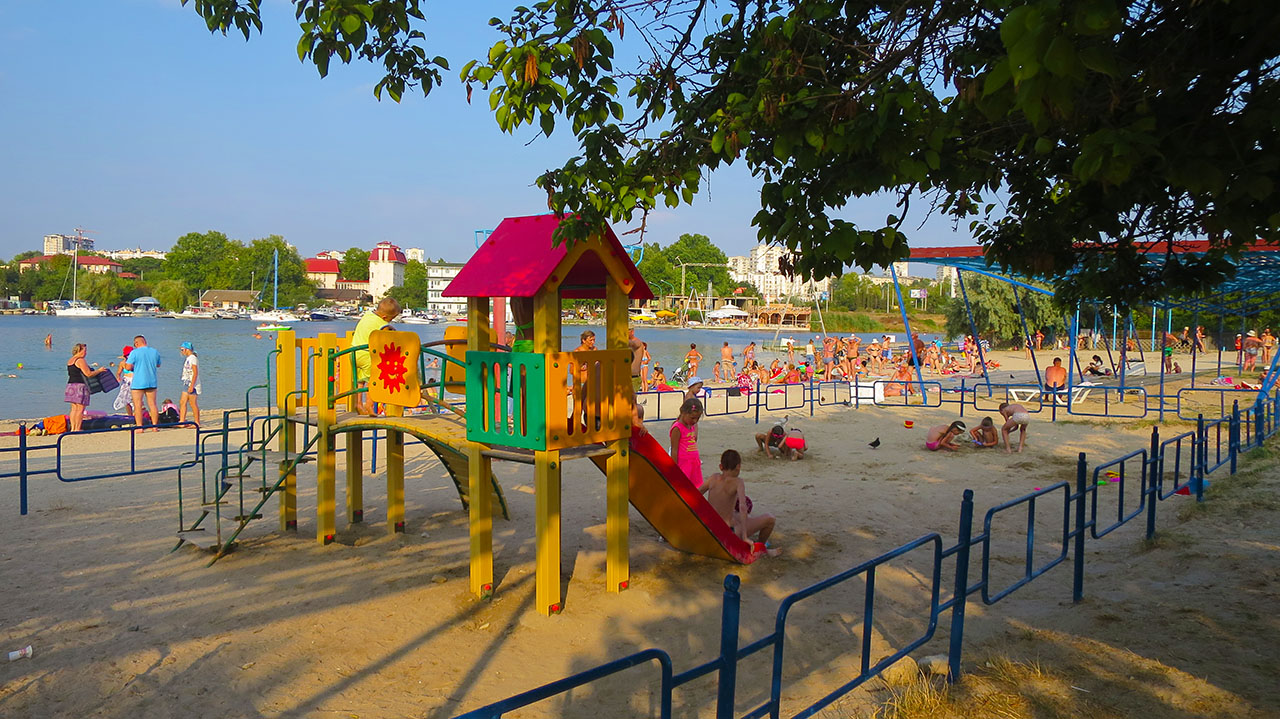 Развлечения для детей в Севастополе на песчаных пляжах