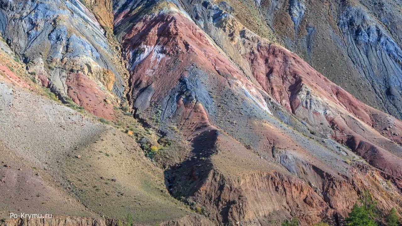  Разноцветные скалы Кызыл-Чина.