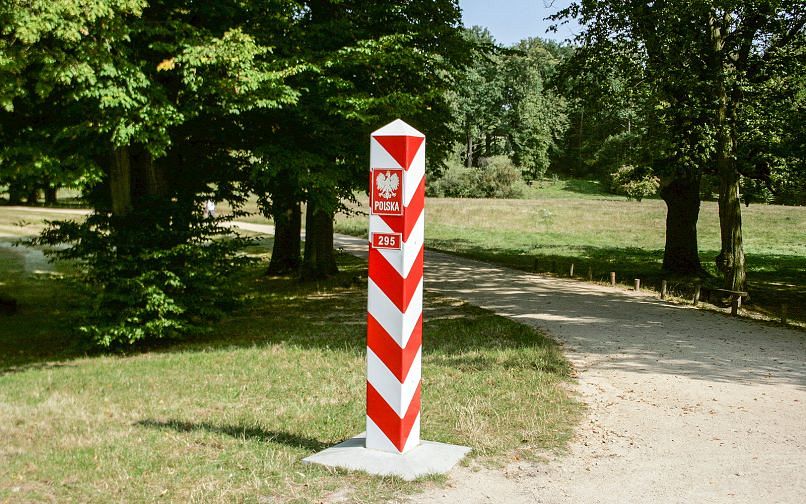 Граница Польши и Германии в Мужаковском парке