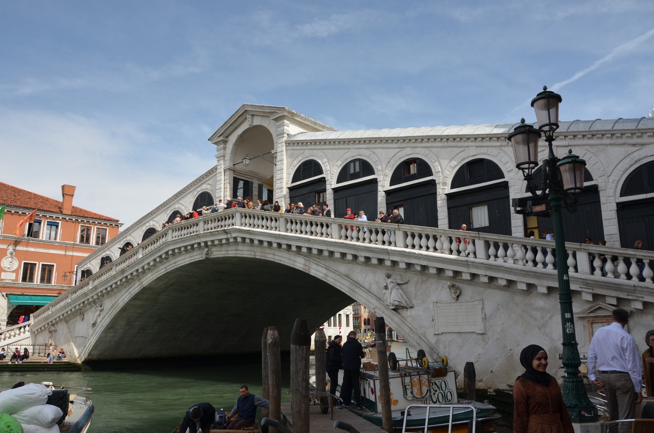 aiUXQqUb70Q Венеция — один из самых романтичных уголков мира.
