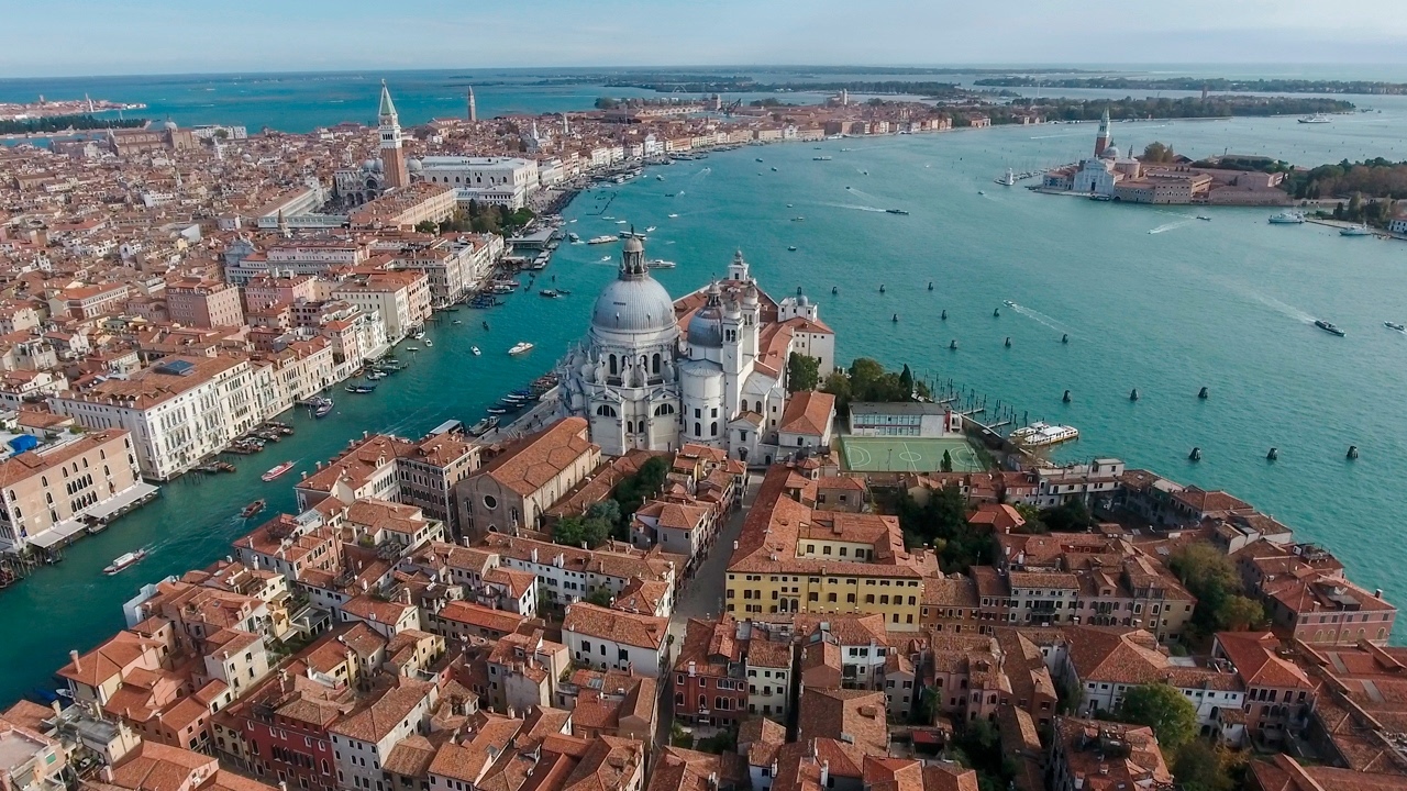 EZojHHQPi_Q Венеция — один из самых романтичных уголков мира.