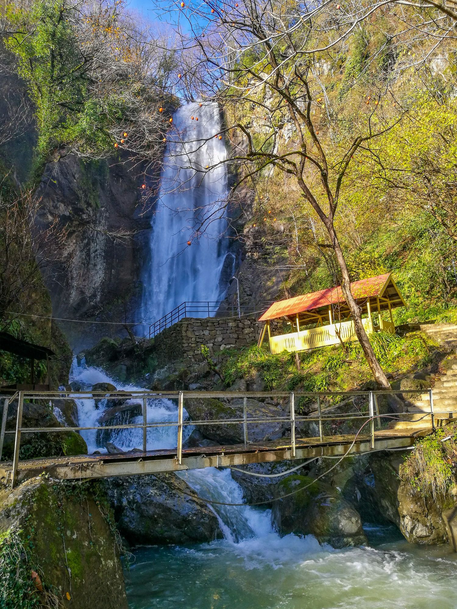 Водопад Махунцети