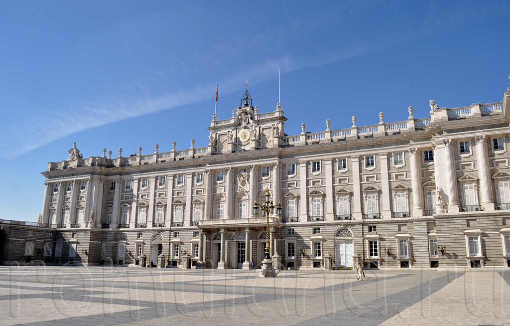 Знаменитый королевский дворец в Мадриде