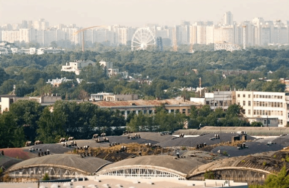Вид с крыши ЖК Богатырский в Санкт-Петербурге