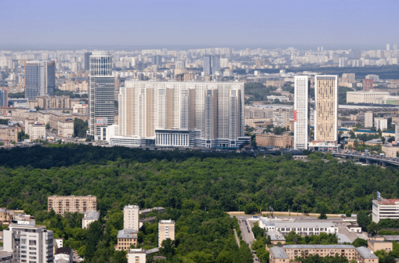 Вид со смотровой площадке на башне Империя в Москве