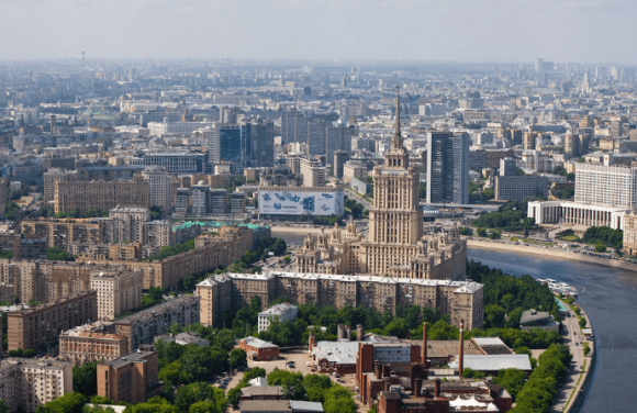 Вид со смотровой площадки на башне Империя в Москве