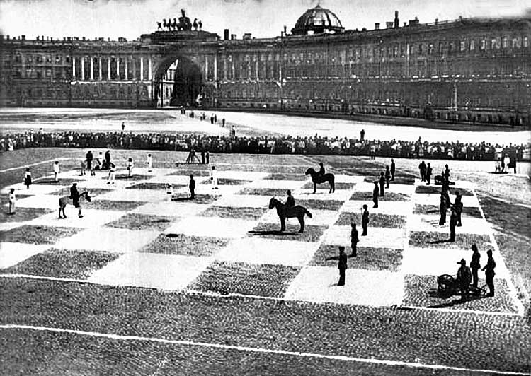 "Живые шахматы" 1924 года на Дворцовой площади