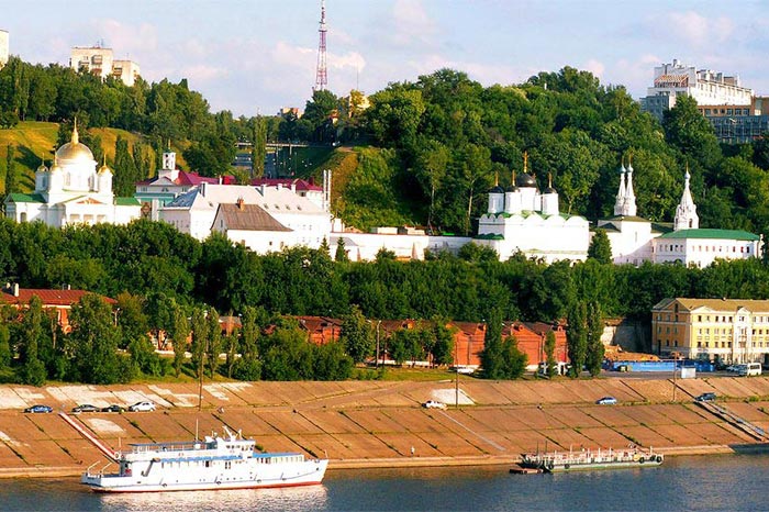 Благовещенский монастырь на берегу Оки