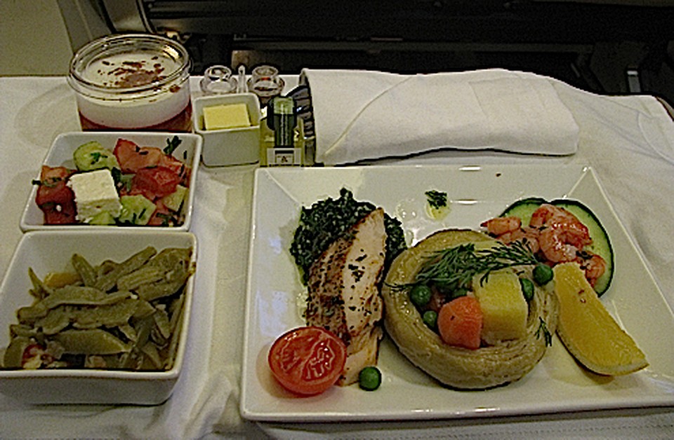 Вот так кормят в самолете во время рейса Москва - Стамбул. 