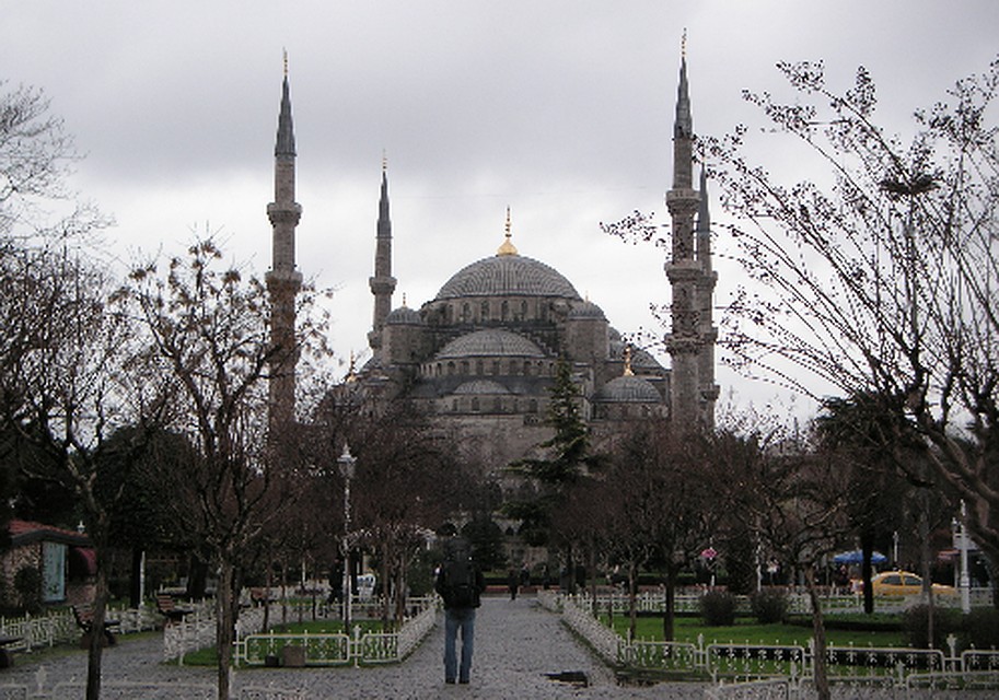 Голубая мечеть - одна из главных достопримечательностей Стамбула. Фото: Юлия СМИРНОВА
