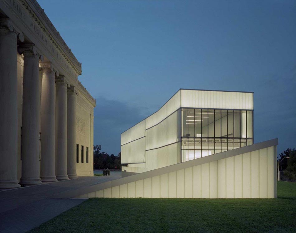 Nelson-Atkins-Museum-of-Art-modern-contemporary-and-classic-architecture