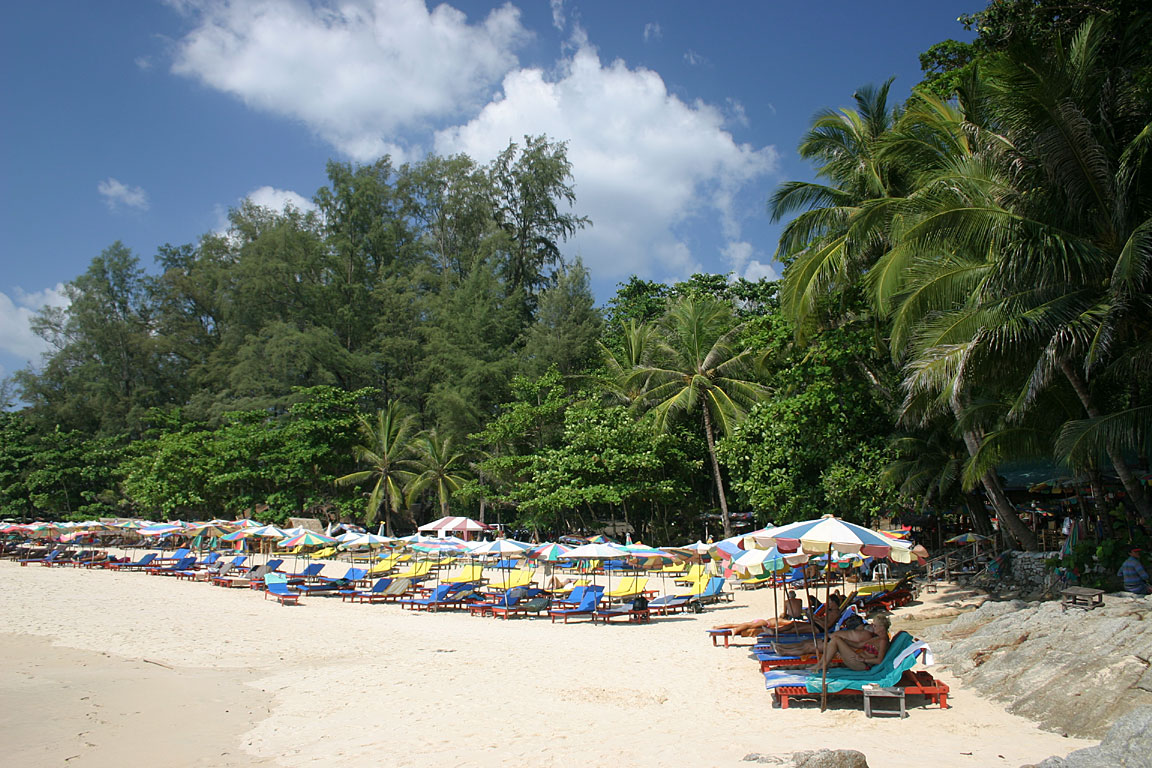 Surin beach phuket. Сурин Тайланд. Сурин Камала. Пляжи Пхукета Сурин. Макдональдс Пхукет Сурин.