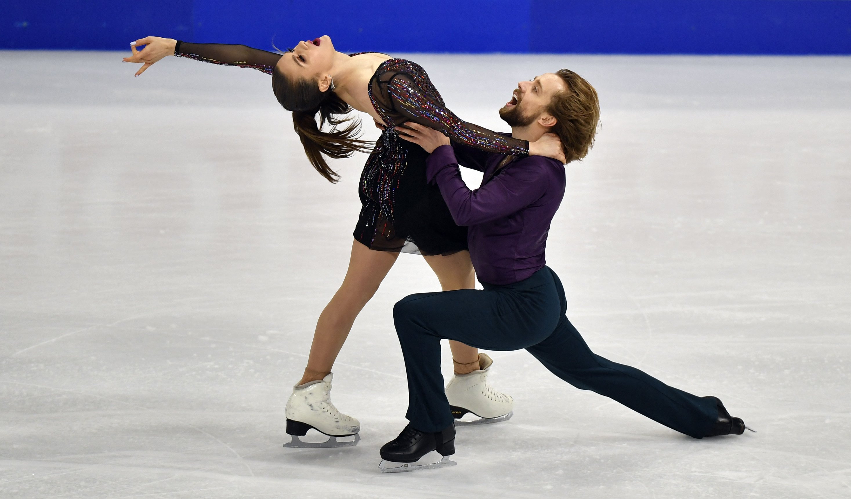 Танцы на льду результаты. Синицына Кацалапов ритм танец. Спортивные танцы на льду. Спортивные танцы фигурное катание.