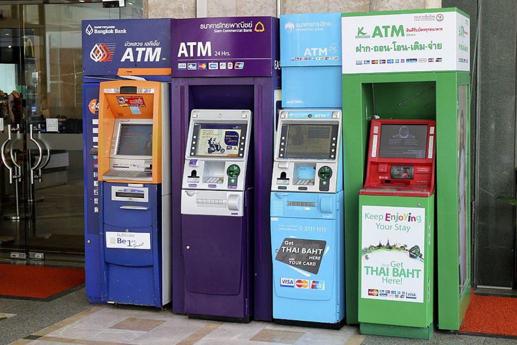 Будьте очень внимательны при снятии денег в банкомате Таиланда