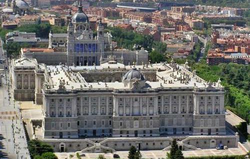madrid-palacio-real-korolevskij-dvorec