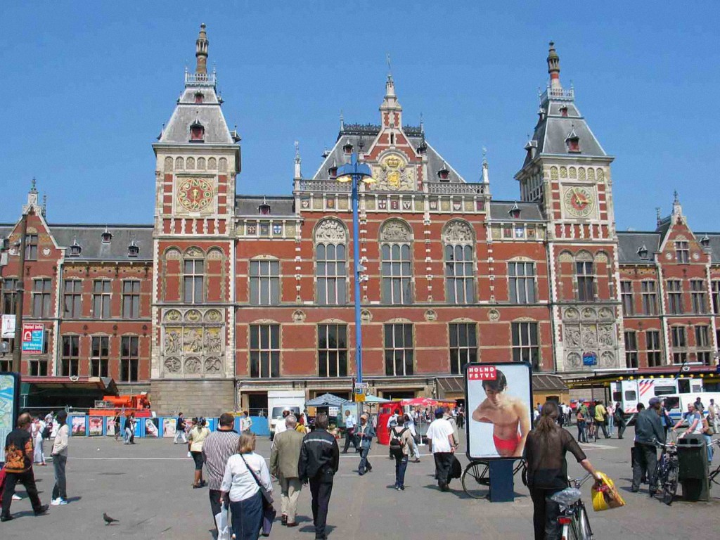 Амстердам здание Центрального вокзала